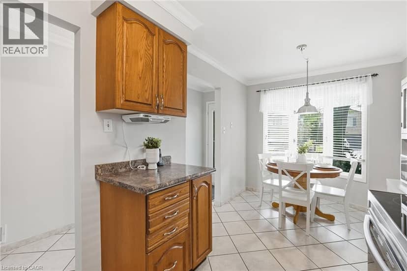 30 TWINOAKS Crescent, Stoney Creek, photo 8