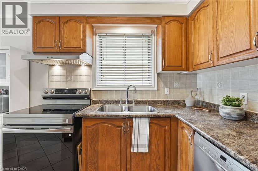 30 TWINOAKS Crescent, Stoney Creek, photo 7
