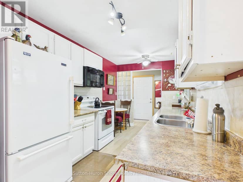 793 Ruby Street — photo 5 of 38