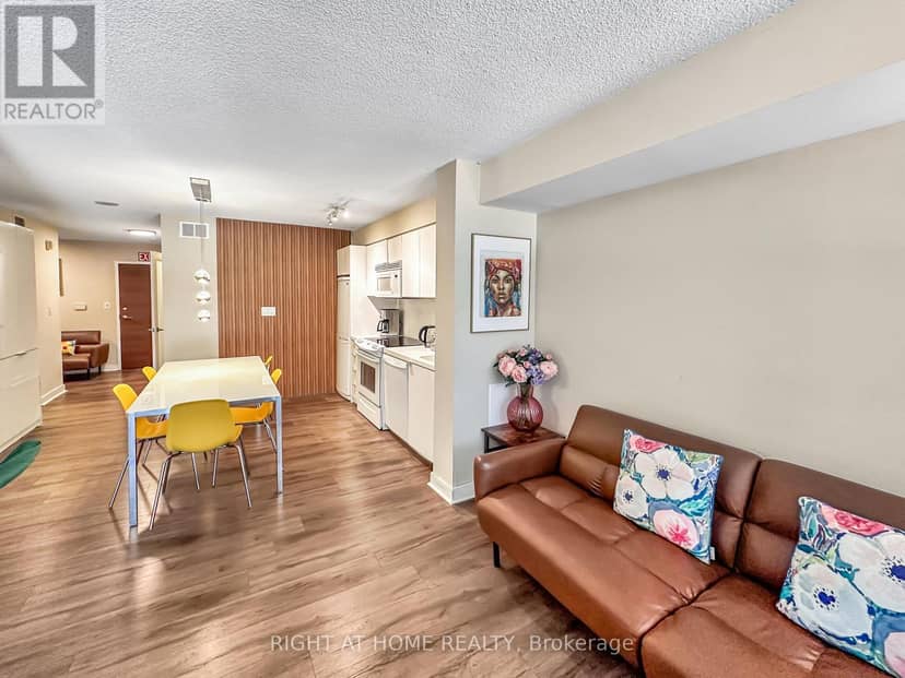 356 - 10 Capreol Court — photo 11 of 40