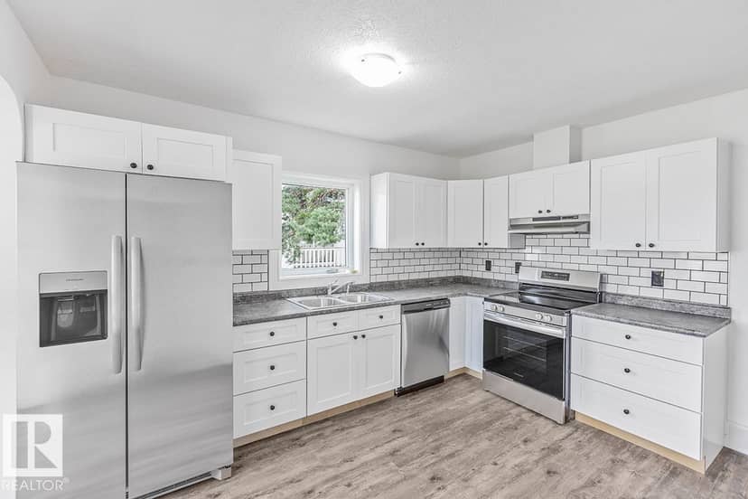 4808 45 AV — photo 13 of 37