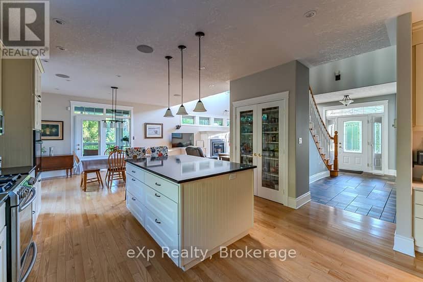 141 Bay Street — photo 26 of 40