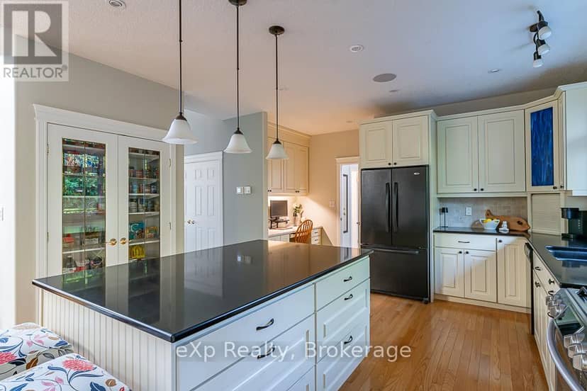 141 Bay Street — photo 24 of 40