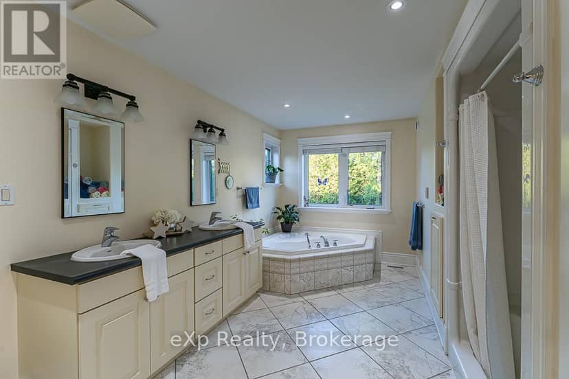 141 Bay Street — photo 38 of 40