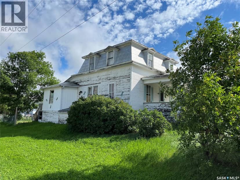 239 4th AVENUE W, Gravelbourg, photo 2