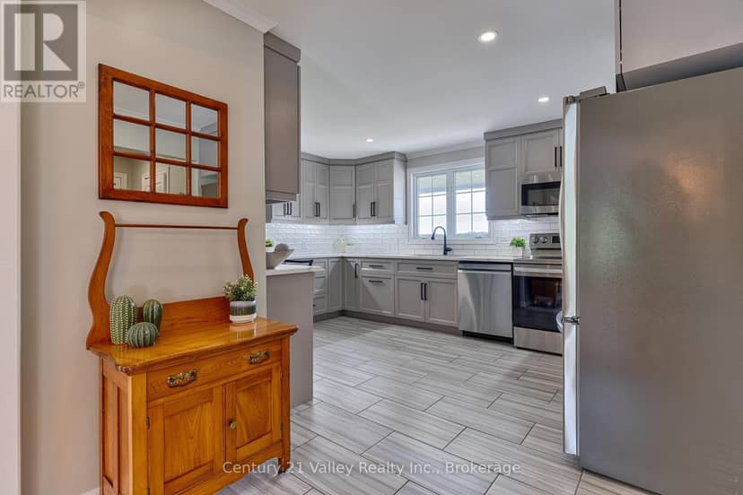 406 Water Street — photo 19 of 40