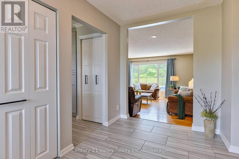 406 Water Street — photo 13 of 40