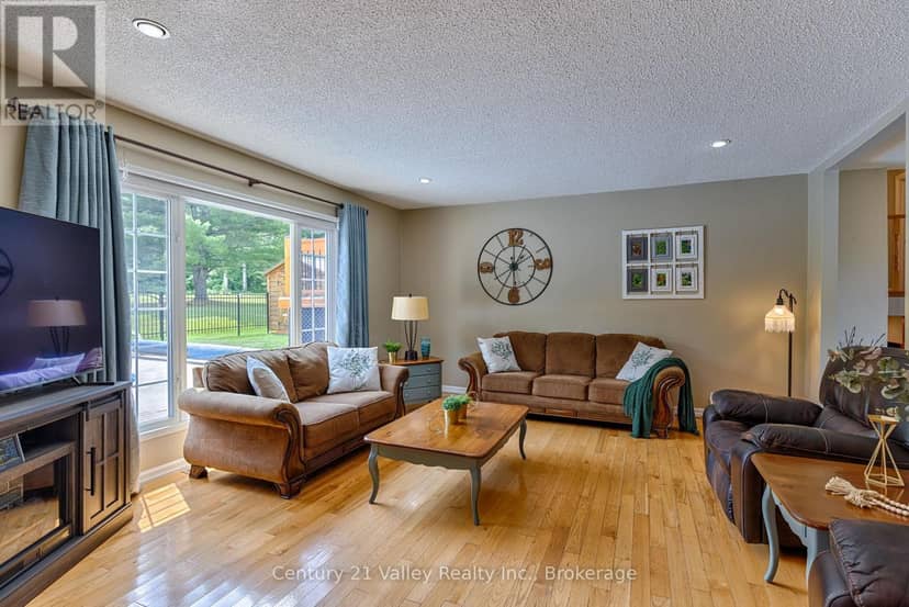406 Water Street — photo 15 of 40