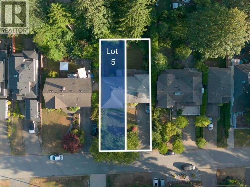 869 CLEMENTS AVENUE, North Vancouver