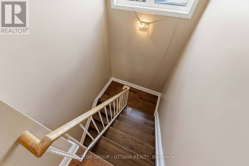 16 Crimson Gate — photo 18 of 40