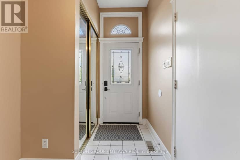 16 Crimson Gate, Ottawa, photo 2