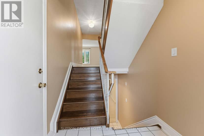 16 Crimson Gate, Ottawa, photo 3