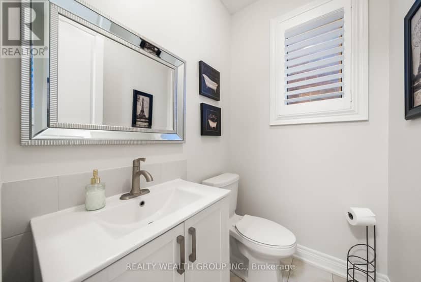 42 Mondial Crescent — photo 13 of 40