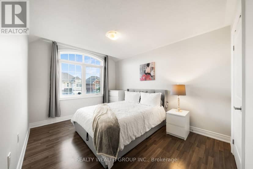 42 Mondial Crescent — photo 22 of 40