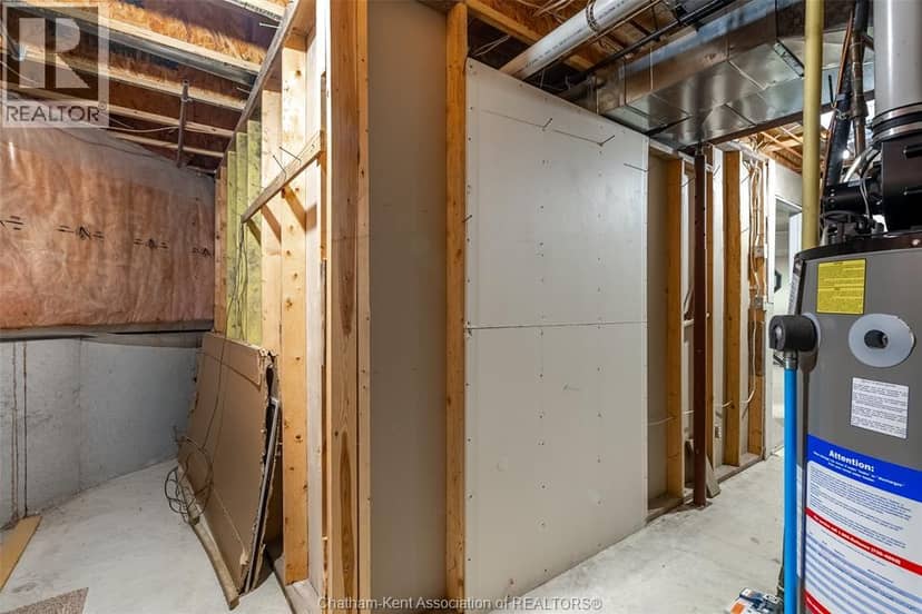 154 Semenyn AVENUE Unit# 24 — photo 24 of 35