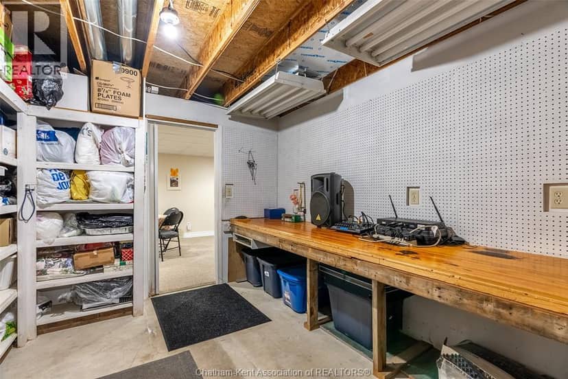 154 Semenyn AVENUE Unit# 24 — photo 25 of 35