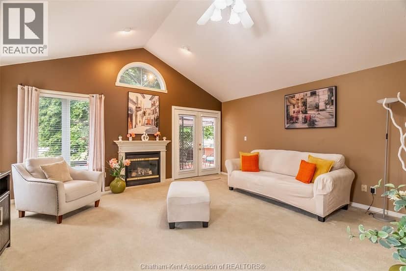 154 Semenyn AVENUE Unit# 24 — photo 5 of 35