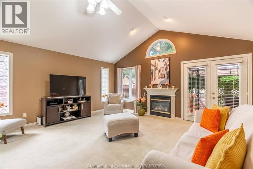 154 Semenyn AVENUE Unit# 24 — photo 6 of 35