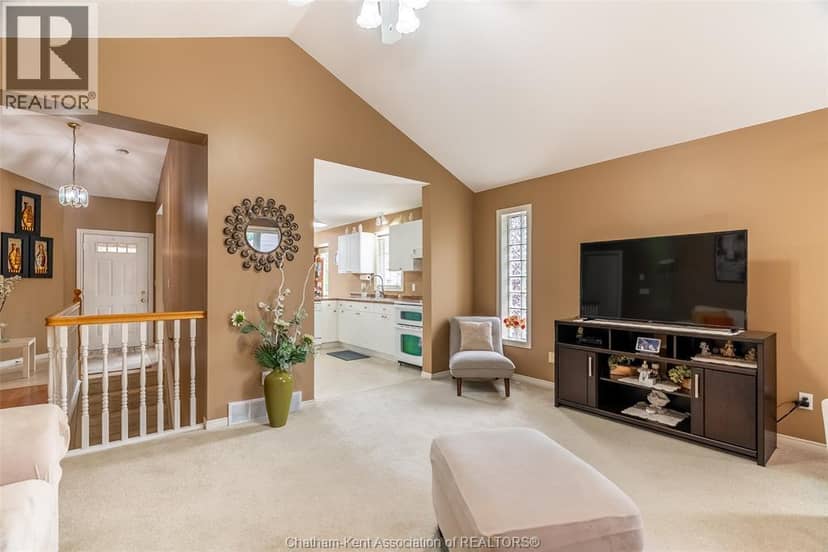 154 Semenyn AVENUE Unit# 24 — photo 7 of 35