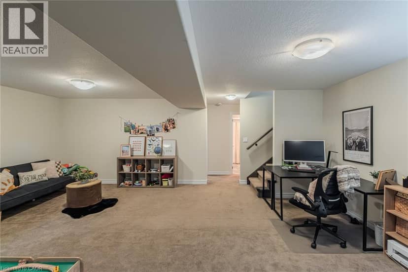 15 WINTERBERRY Lane — photo 22 of 36