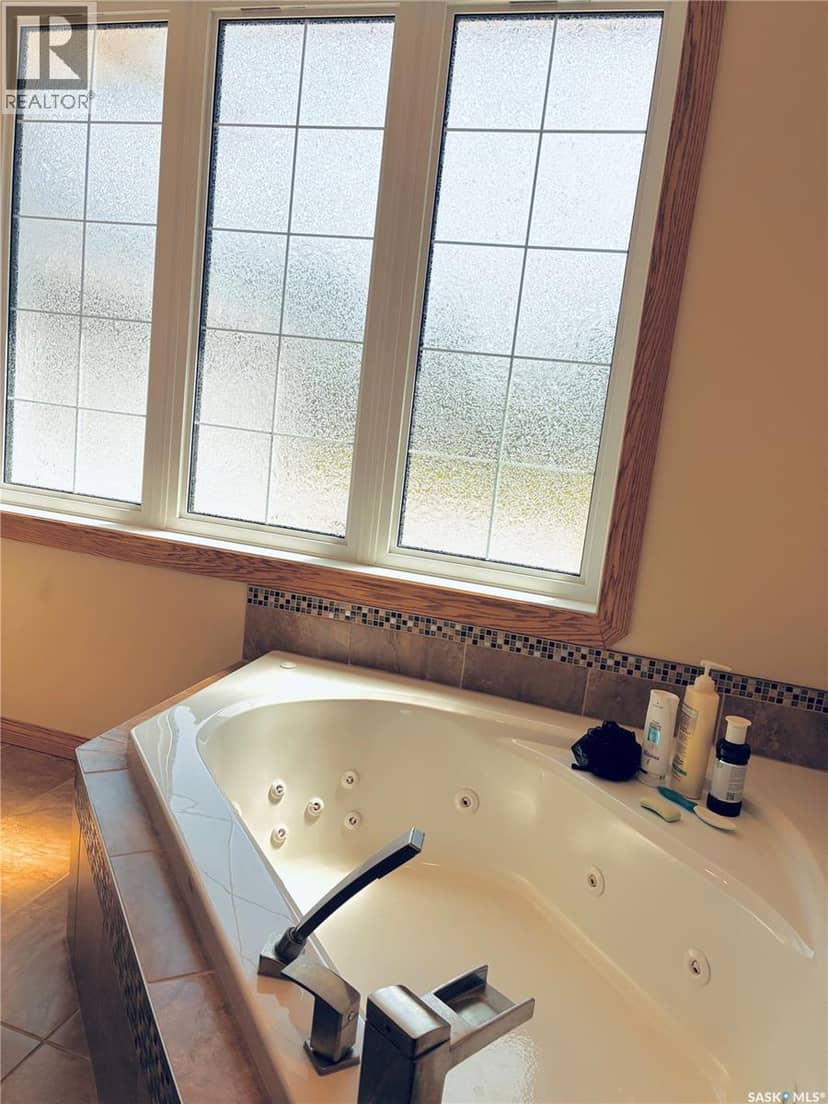 105 Tindall AVENUE — photo 35 of 40