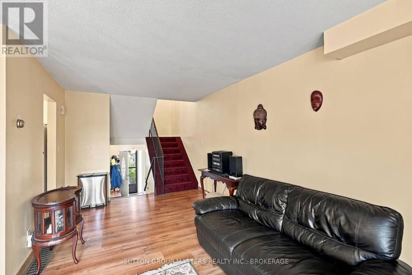 34 - 52 Coventry Crescent — photo 13 of 33