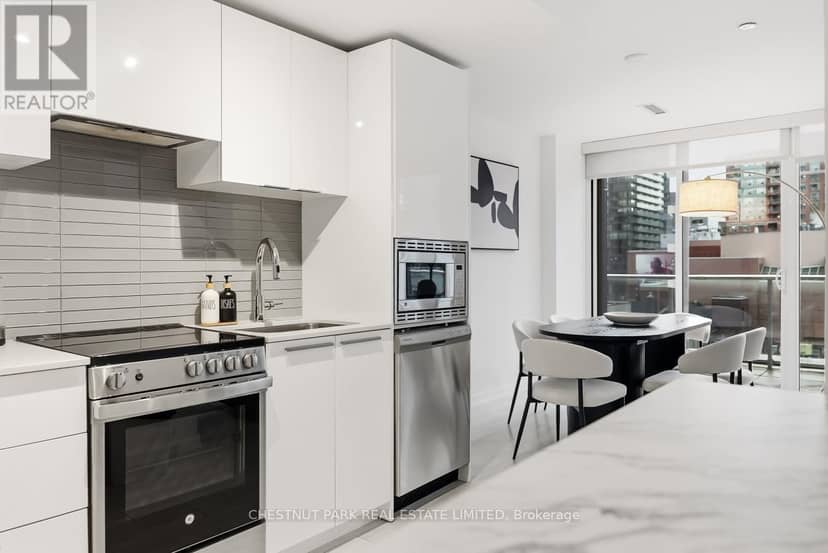 405 - 18 Maitland Terrace — photo 11 of 32