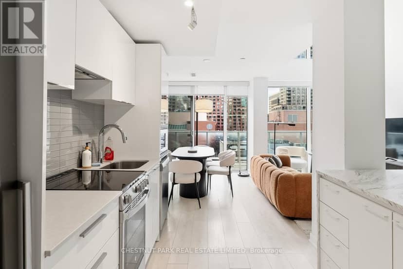 405 - 18 Maitland Terrace — photo 8 of 32