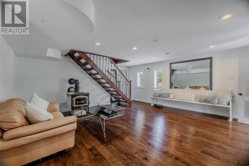 83 Main Road — photo 4 of 40