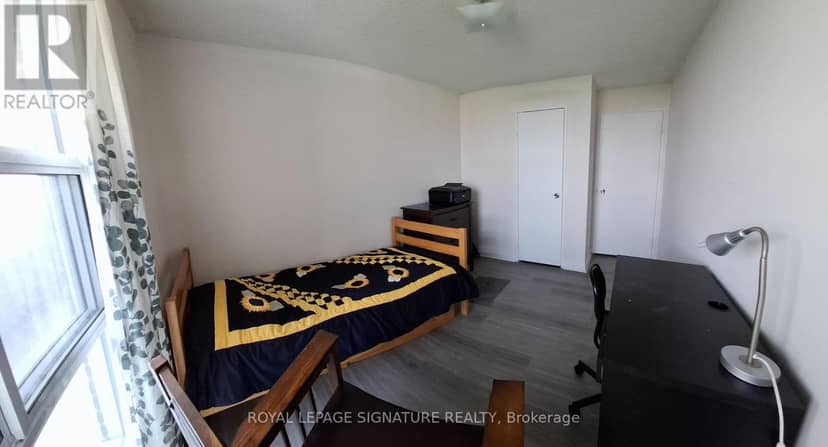 1210 - 60 Inverlochy Boulevard — photo 15 of 24