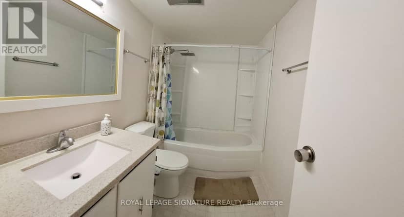1210 - 60 Inverlochy Boulevard — photo 19 of 24