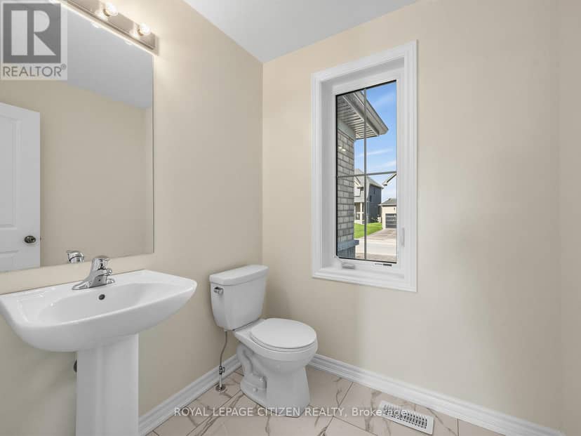 2 Lawrence D. Pridham Avenue — photo 9 of 36