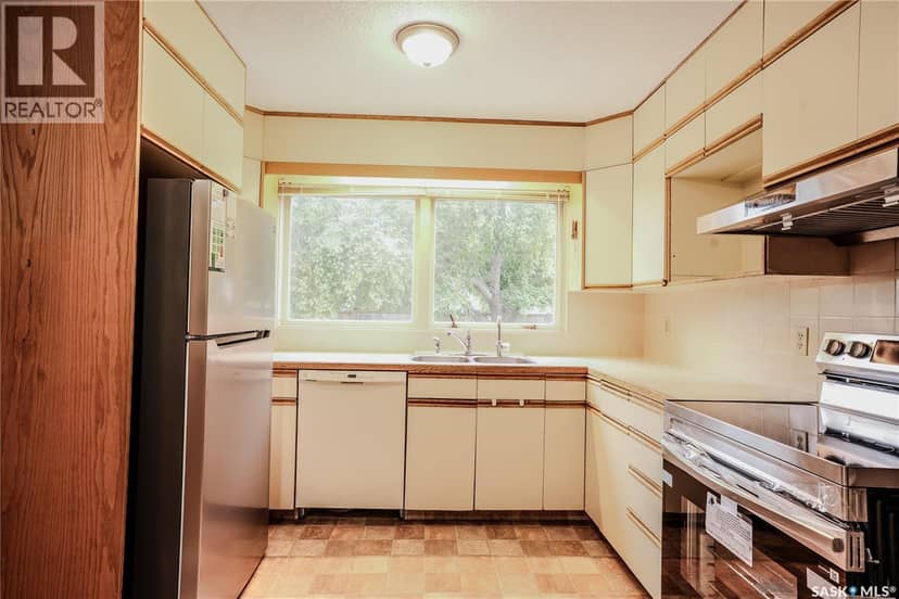 145 Mayfair CRESCENT — photo 14 of 33
