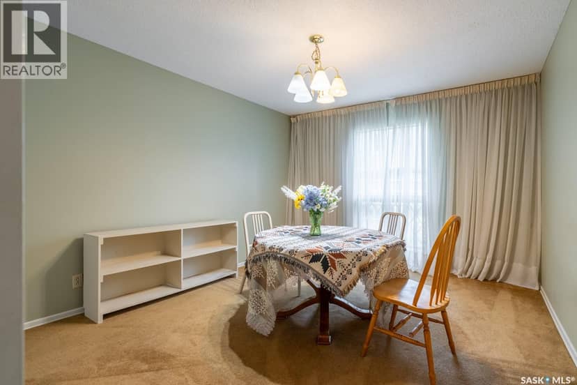 145 Mayfair CRESCENT — photo 9 of 33