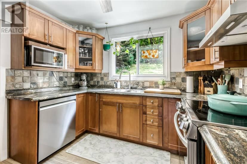 83 Lakeview Drive — photo 11 of 40