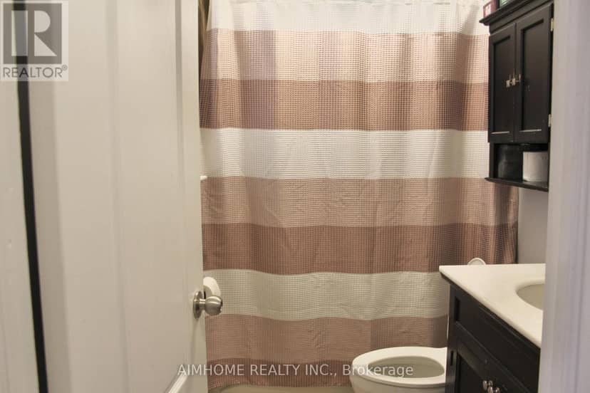 31 Camilla Crescent — photo 18 of 21