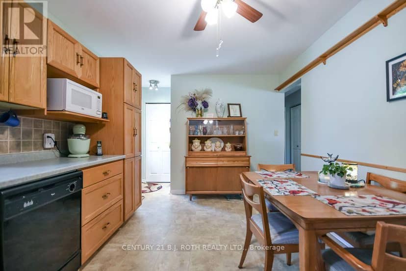 21 Korlea Crescent — photo 11 of 30