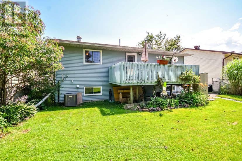 21 Korlea Crescent — photo 30 of 30