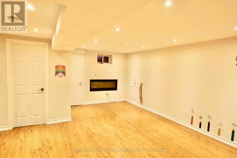 58 - 318 Laurier Avenue — photo 24 of 27