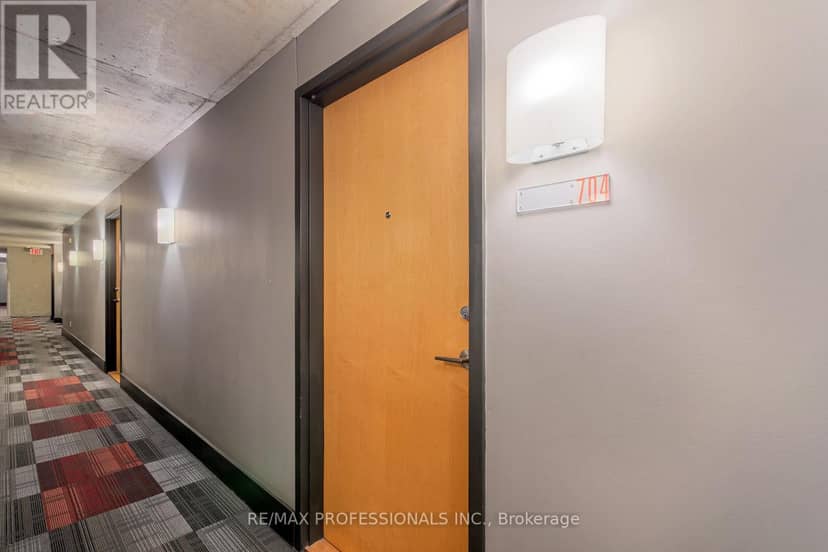 704 - 1040 The Queensway — photo 10 of 40