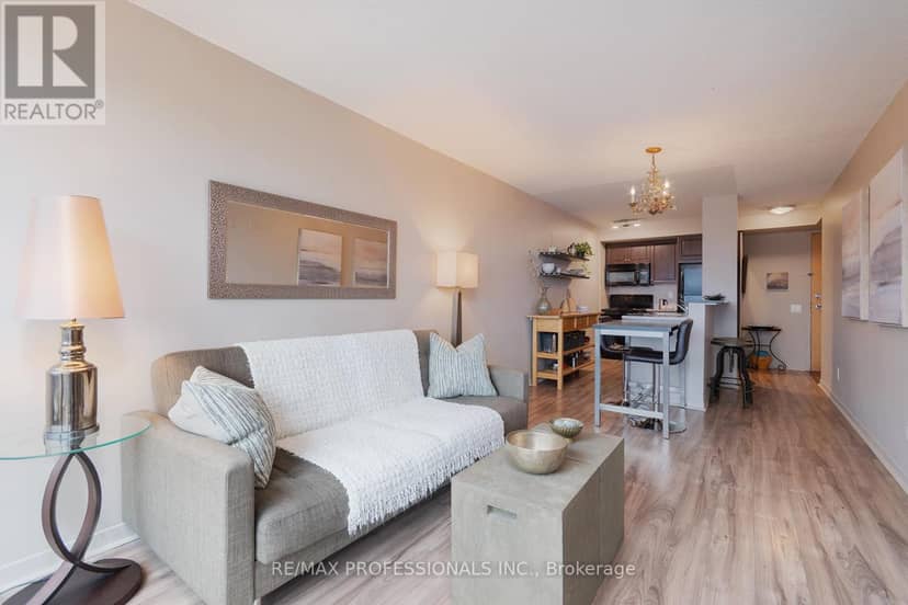 704 - 1040 The Queensway — photo 12 of 40