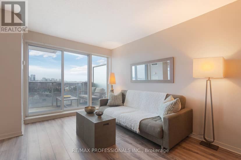 704 - 1040 The Queensway — photo 13 of 40