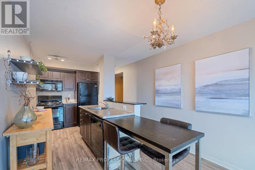 704 - 1040 The Queensway — photo 17 of 40