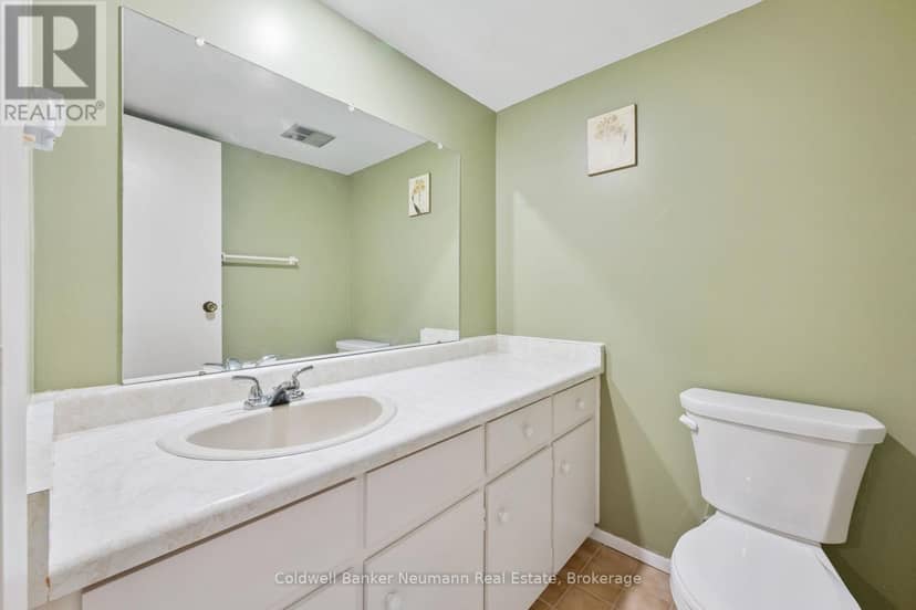 708 - 22 Marilyn Drive — photo 35 of 35