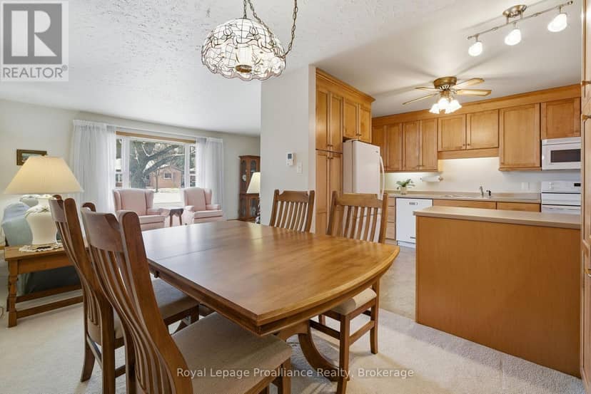 46 Edgehill Road — photo 12 of 40