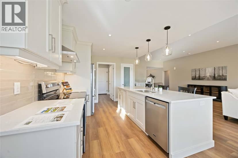 3520 Kawartha Drive — photo 7 of 23