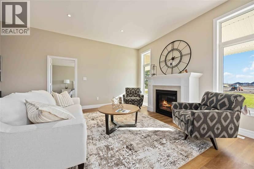 3520 Kawartha Drive — photo 4 of 23