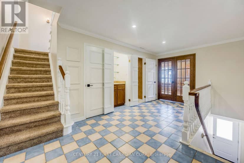 W45 - 1500 Venetian Boulevard — photo 9 of 40