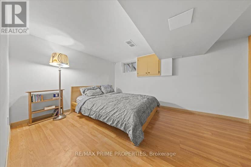 1273 Thames Street — photo 17 of 36