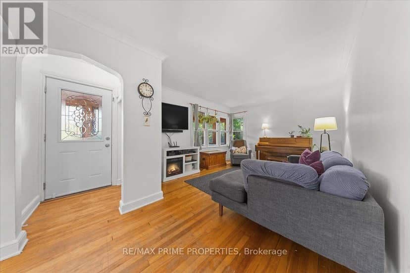 1273 Thames Street — photo 3 of 36